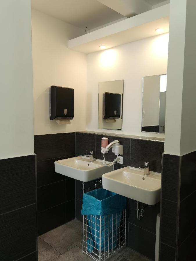 Hostal Mac *